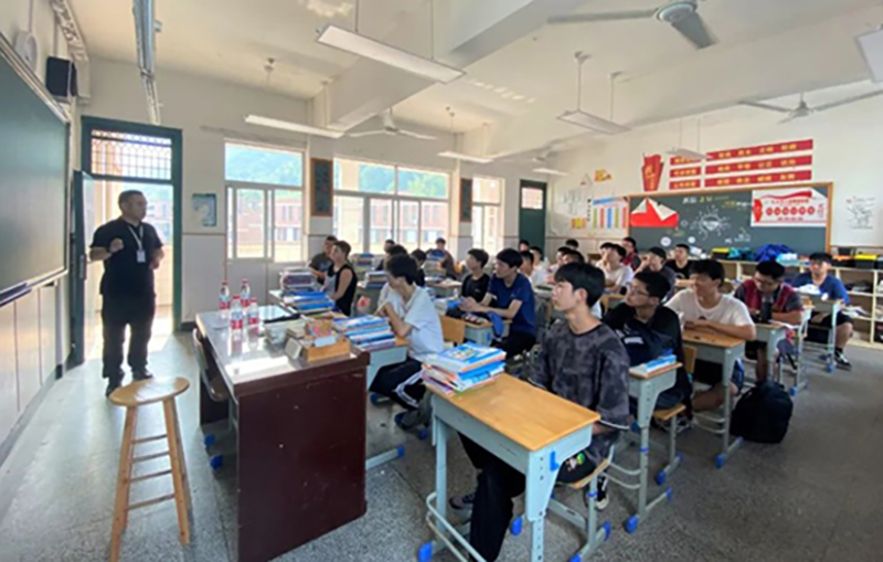 校企融合搭橋梁——工匠進(jìn)校上課啦！(圖5)