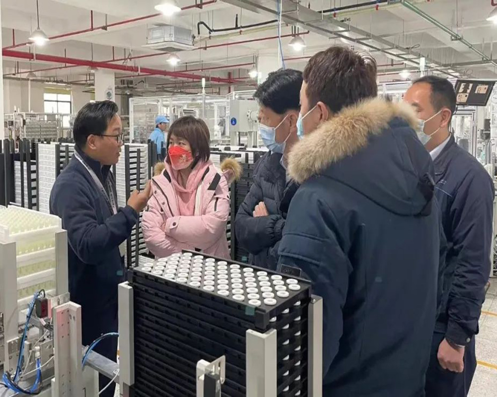 東風(fēng)三立車(chē)燈有限公司一行蒞臨我司參觀(guān)指導(圖3)