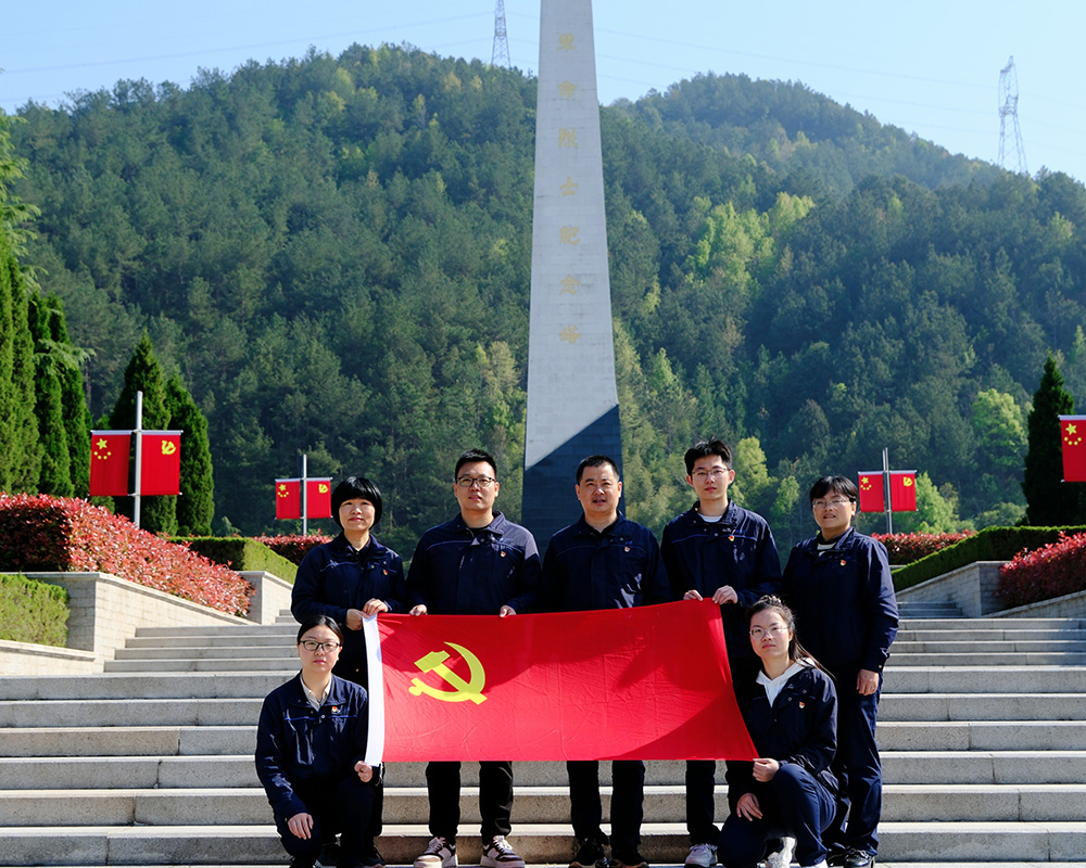 緬懷革命先烈 傳承紅色基因(圖2)