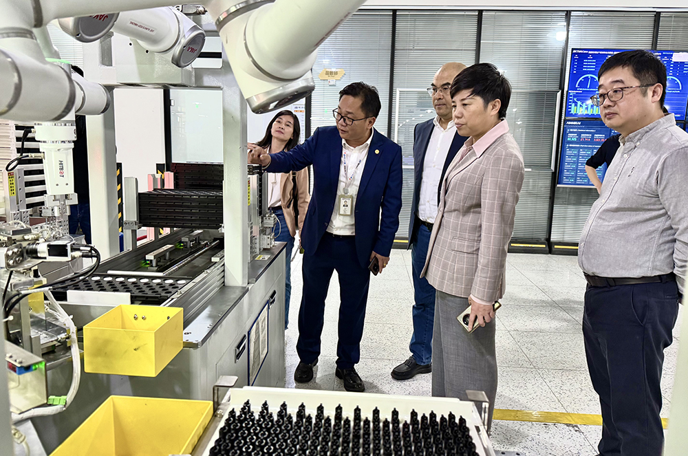 寧波市委統戰部副部長(cháng)、市工商聯(lián)黨組書(shū)記王建云一行蒞臨我司走訪(fǎng)調研(圖2)