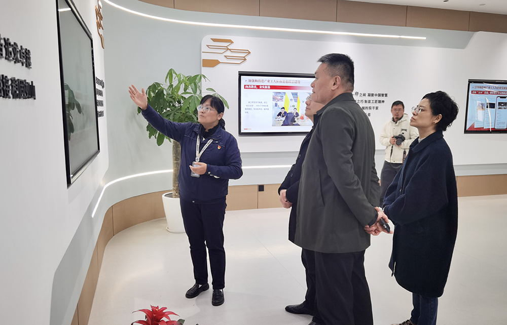 探產(chǎn)改精髓，謀發(fā)展新篇｜海寧市總工會(huì )考察團來(lái)精華股份參觀(guān)交流(圖3)