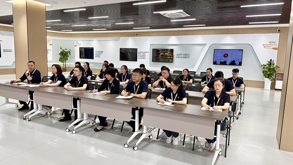 精華股份黨支部開(kāi)展愛(ài)國主義教育日系列活動(dòng)(圖1)