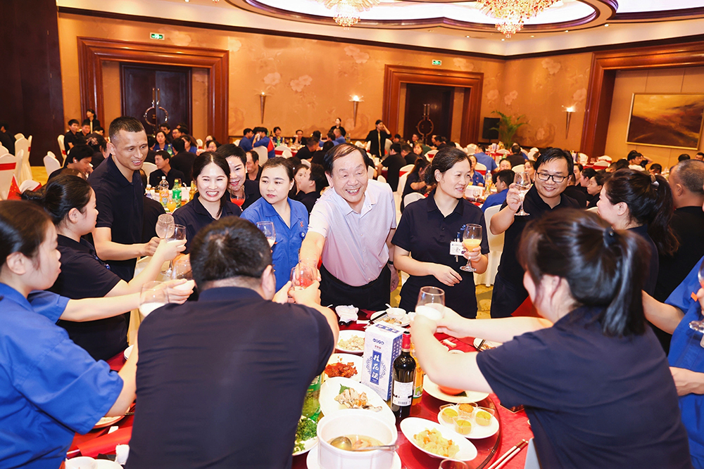 雙精聚智慶中秋，共敘團圓話(huà)未來(lái)  精成車(chē)業(yè) & 精華股份2025年中秋團圓宴圓滿(mǎn)舉行(圖5)